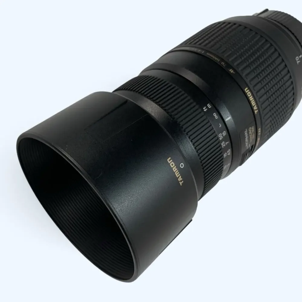 Tamron AF 70-300mm 1:4-5.6 Tele-Macro (1:2) Lens A17 with hood - Nikon F